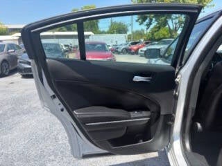 2022 Dodge Charger SXT 4dr Sedan