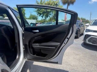 2022 Dodge Charger SXT 4dr Sedan