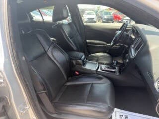 2022 Dodge Charger SXT 4dr Sedan