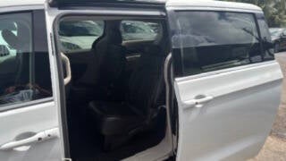 2024 Chrysler Pacifica Touring L 4dr Mini Van