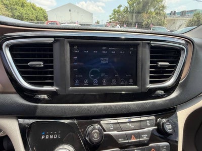 2018 Chrysler Pacifica Touring L 4dr Mini Van