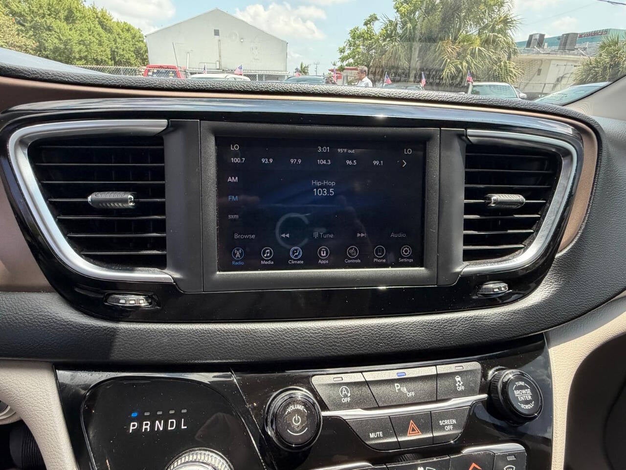 2018 Chrysler Pacifica Touring L 4dr Mini Van
