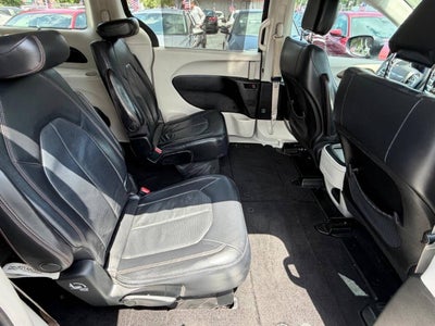 2018 Chrysler Pacifica Touring L 4dr Mini Van