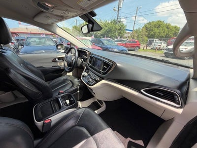 2018 Chrysler Pacifica Touring L 4dr Mini Van