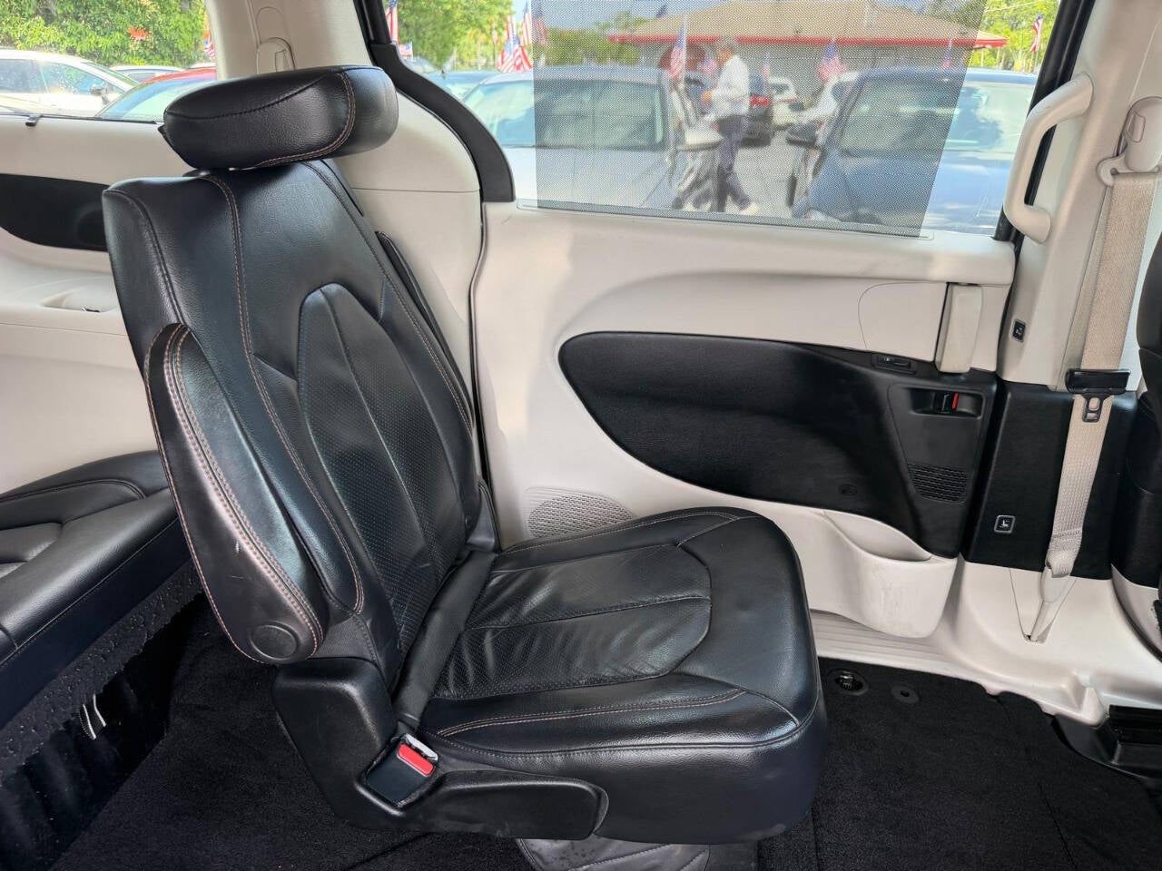 2018 Chrysler Pacifica Touring L 4dr Mini Van