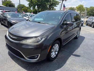 2018 Chrysler Pacifica Touring L 4dr Mini Van