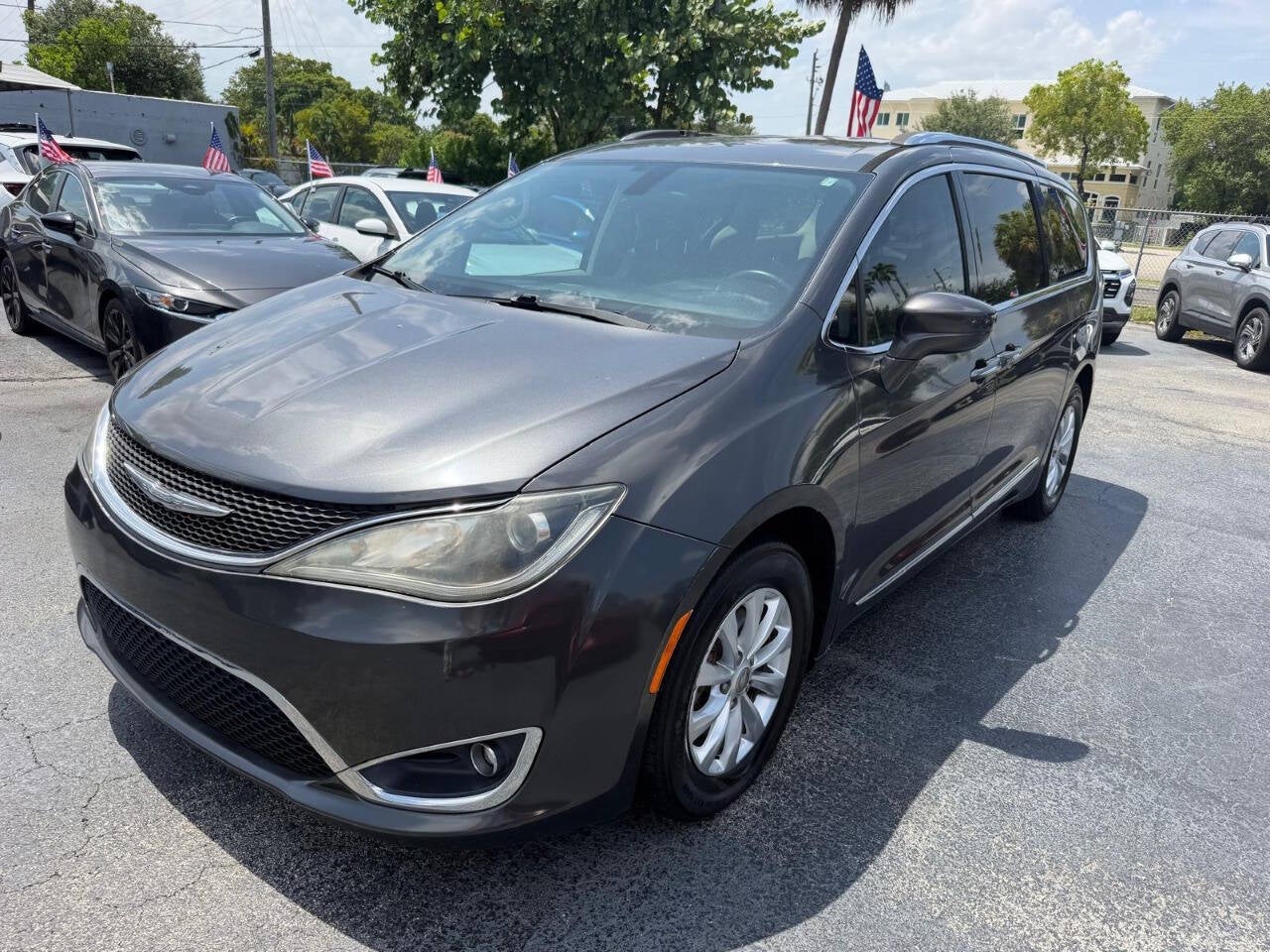 2018 Chrysler Pacifica Touring L 4dr Mini Van