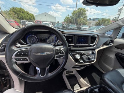 2018 Chrysler Pacifica Touring L 4dr Mini Van