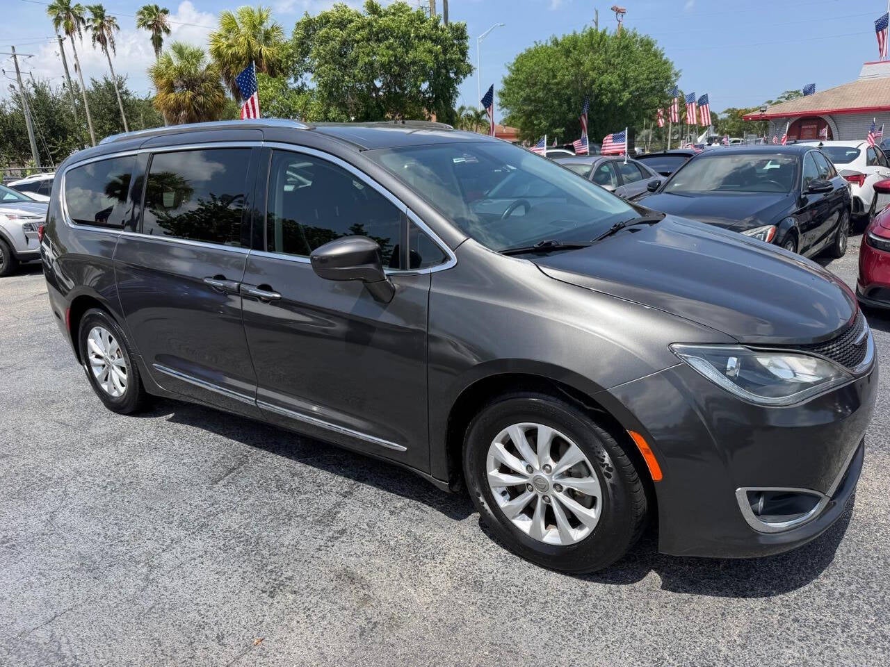 2018 Chrysler Pacifica Touring L 4dr Mini Van