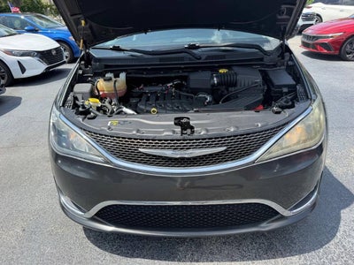 2018 Chrysler Pacifica Touring L 4dr Mini Van