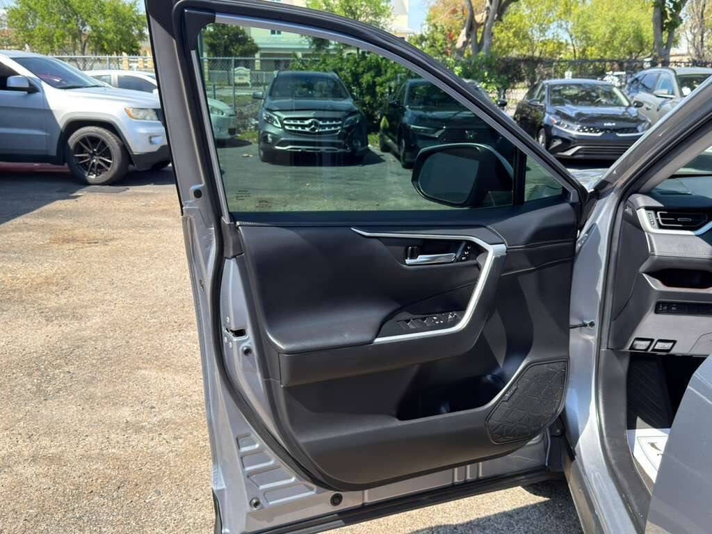 2020 Toyota RAV4 Limited 4dr SUV