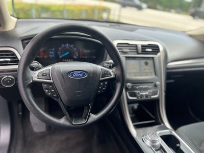 2018 Ford Fusion SE 4dr Sedan