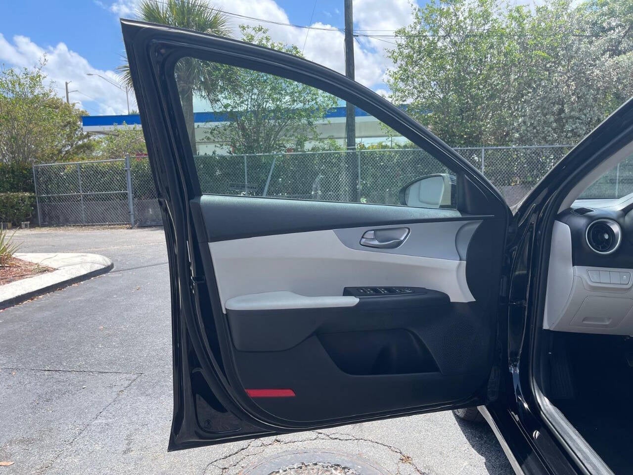 2022 Kia Forte LXS 4dr Sedan