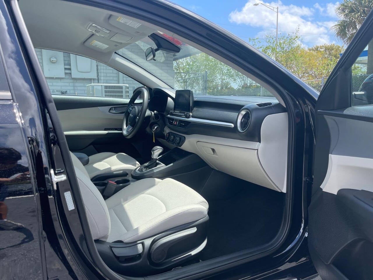 2022 Kia Forte LXS 4dr Sedan