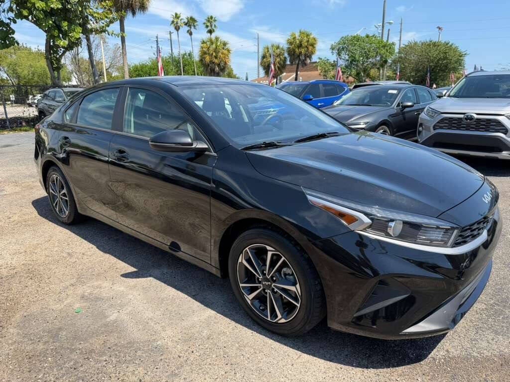 2023 Kia Forte LX 4dr Sedan