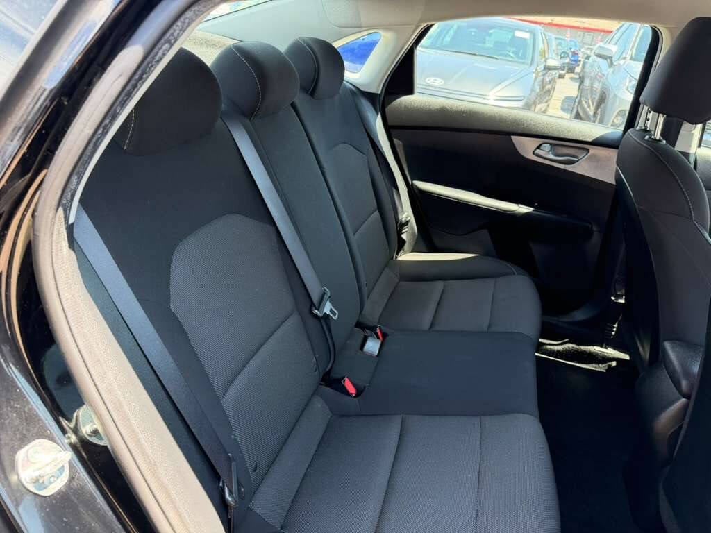 2023 Kia Forte LX 4dr Sedan