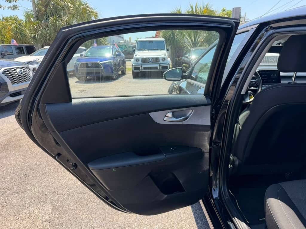 2023 Kia Forte LX 4dr Sedan