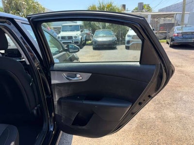 2023 Kia Forte LX 4dr Sedan