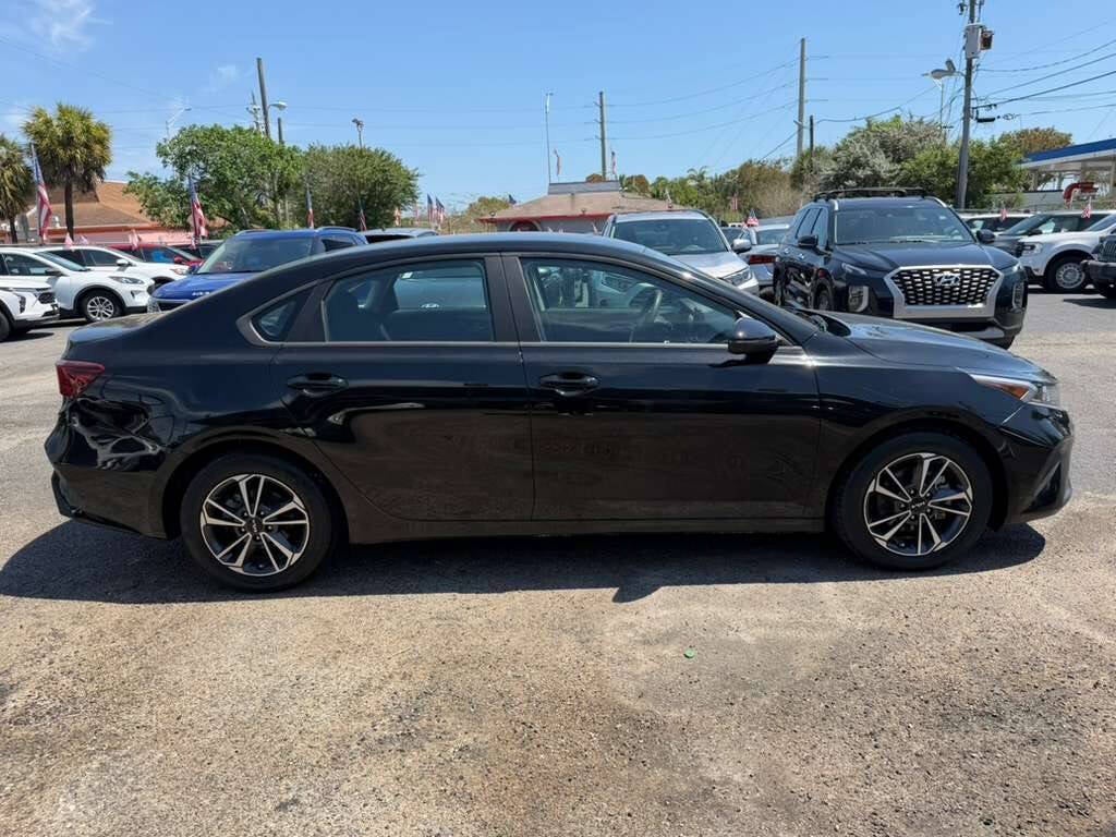 2023 Kia Forte LX 4dr Sedan