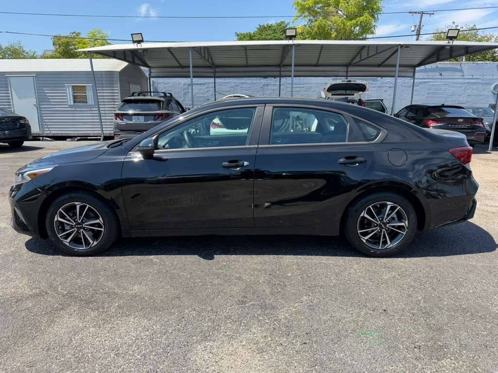 2023 Kia Forte LX 4dr Sedan