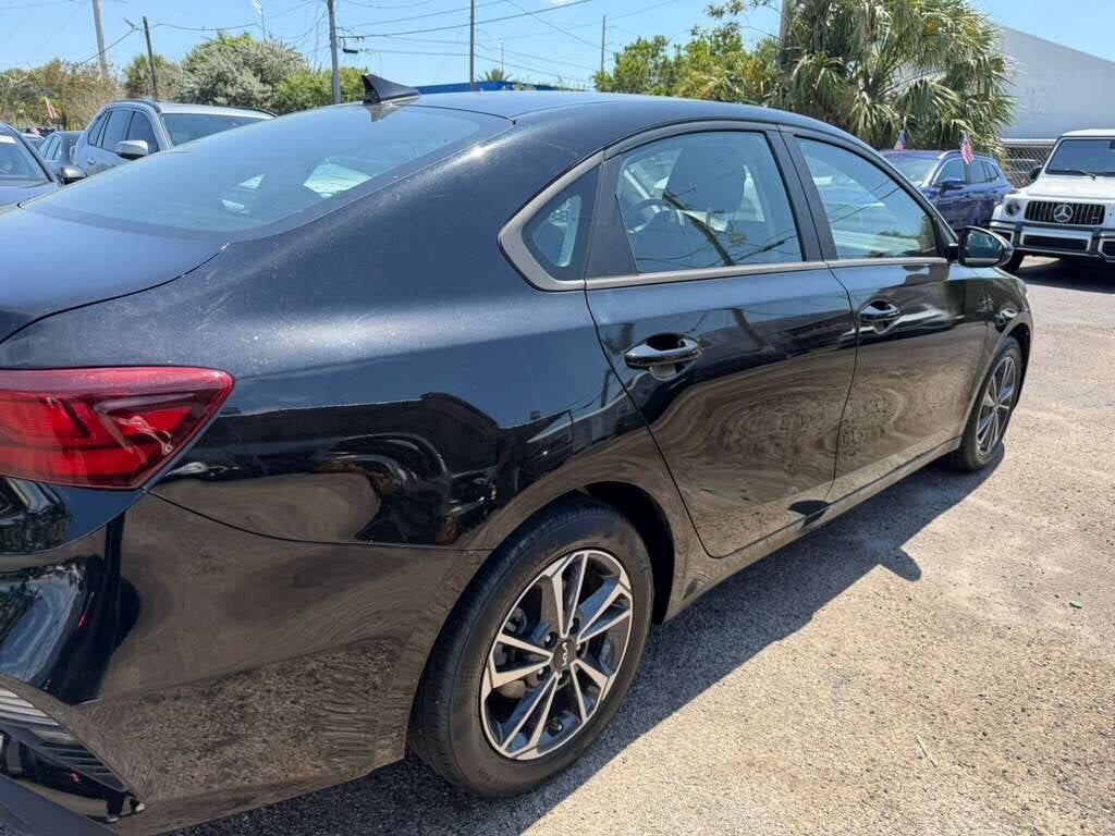 2023 Kia Forte LX 4dr Sedan
