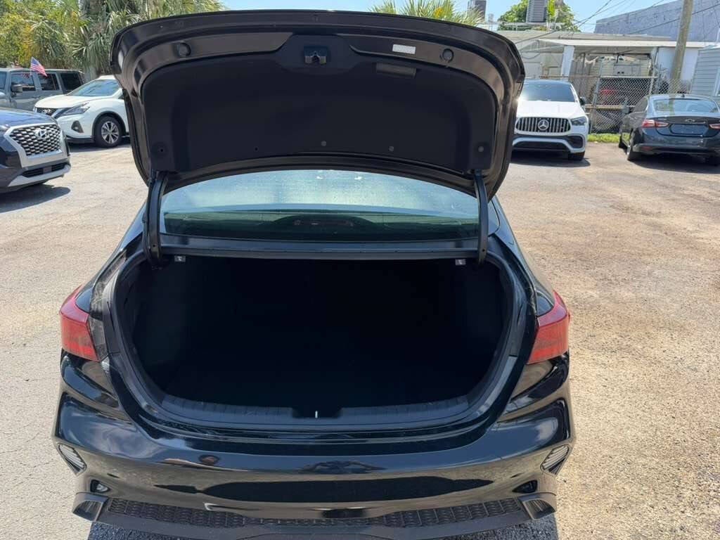 2023 Kia Forte LX 4dr Sedan