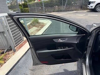 2022 Kia Forte LXS 4dr Sedan