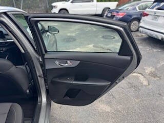 2022 Kia Forte LXS 4dr Sedan