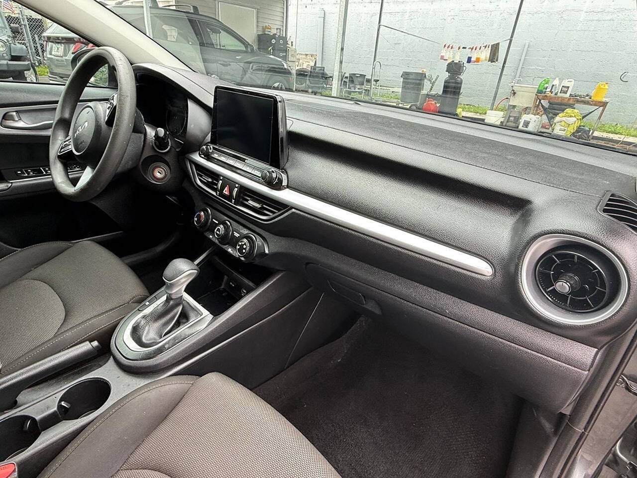 2024 Kia Forte LX 4dr Sedan