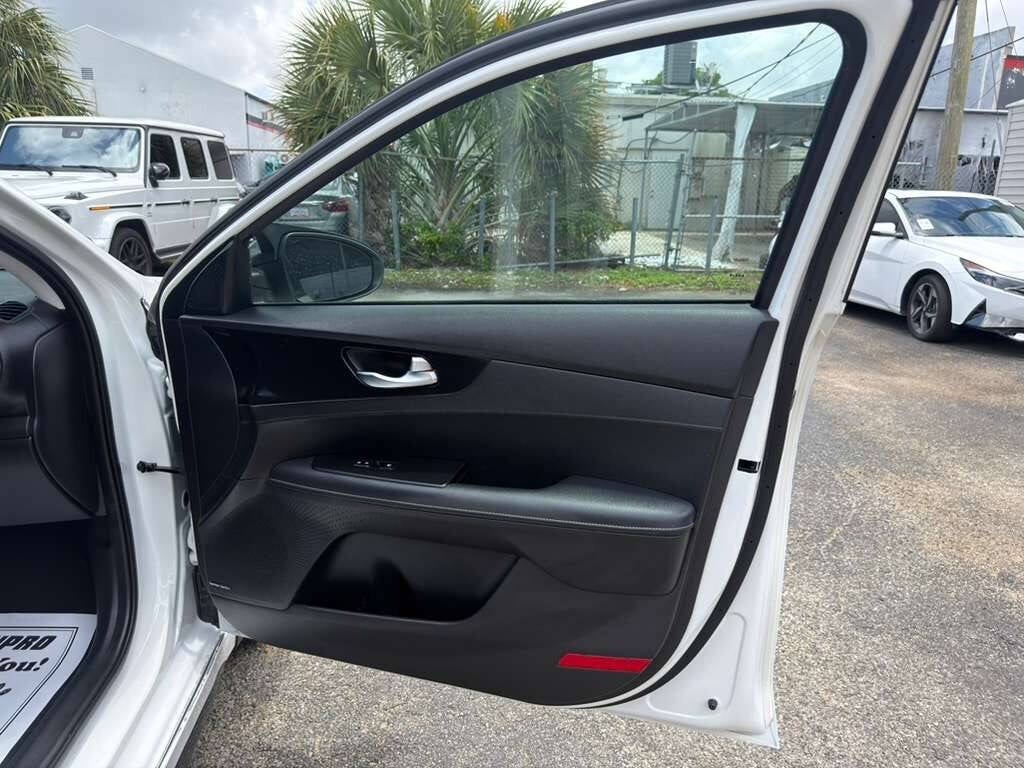2023 Kia Forte GT Line 4dr Sedan