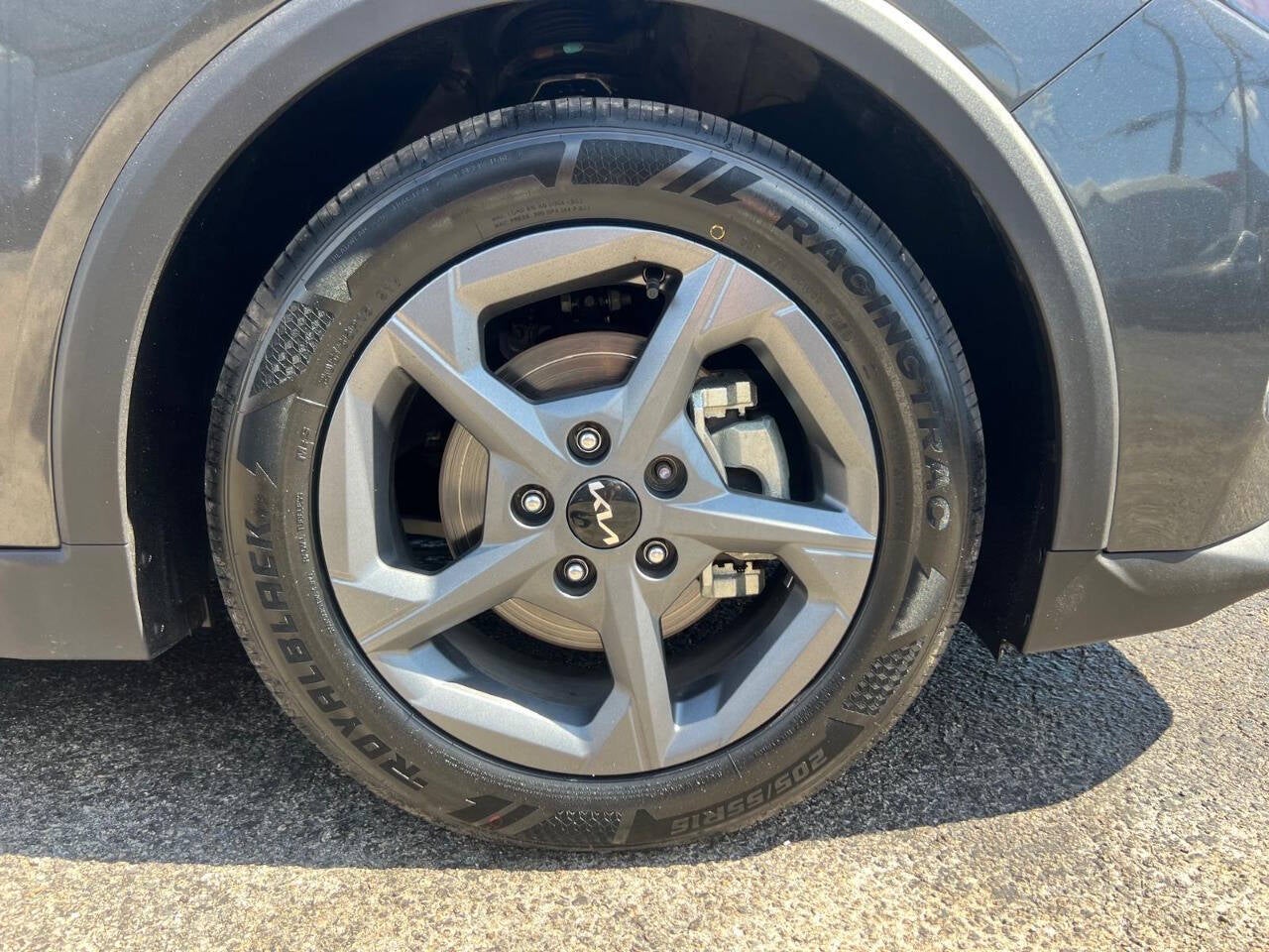 2025 Kia K4 LXS 4dr Sedan