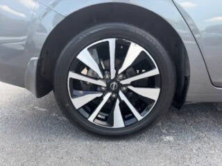 2025 Nissan Sentra SV 4dr Sedan