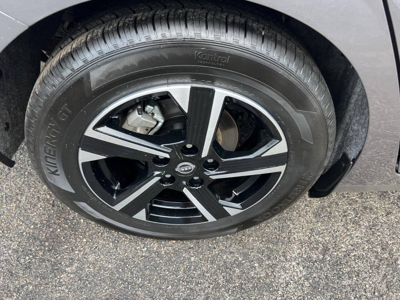 2025 Nissan Sentra SV 4dr Sedan