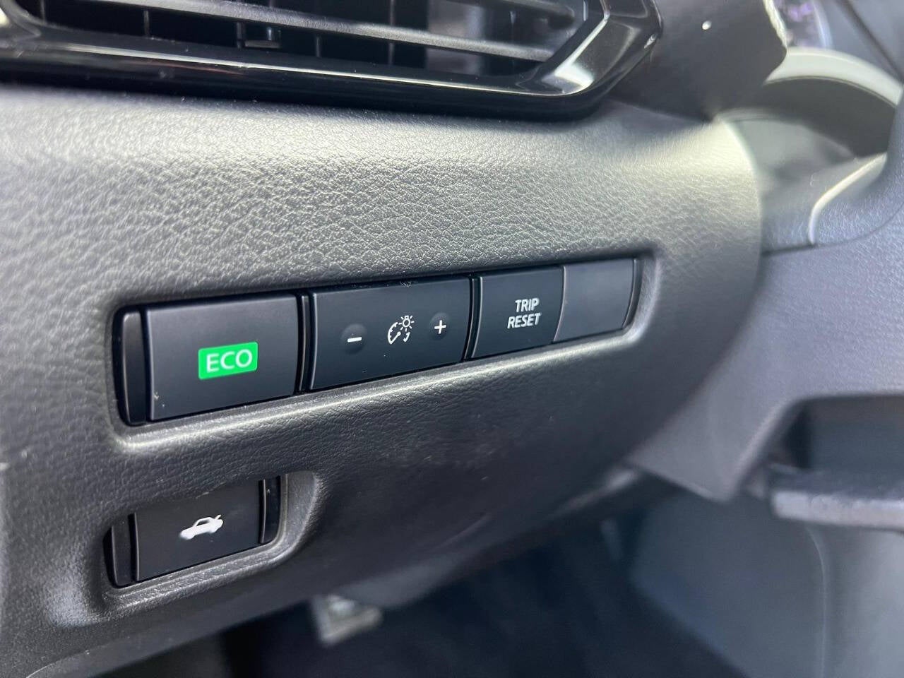 2025 Nissan Sentra SV 4dr Sedan