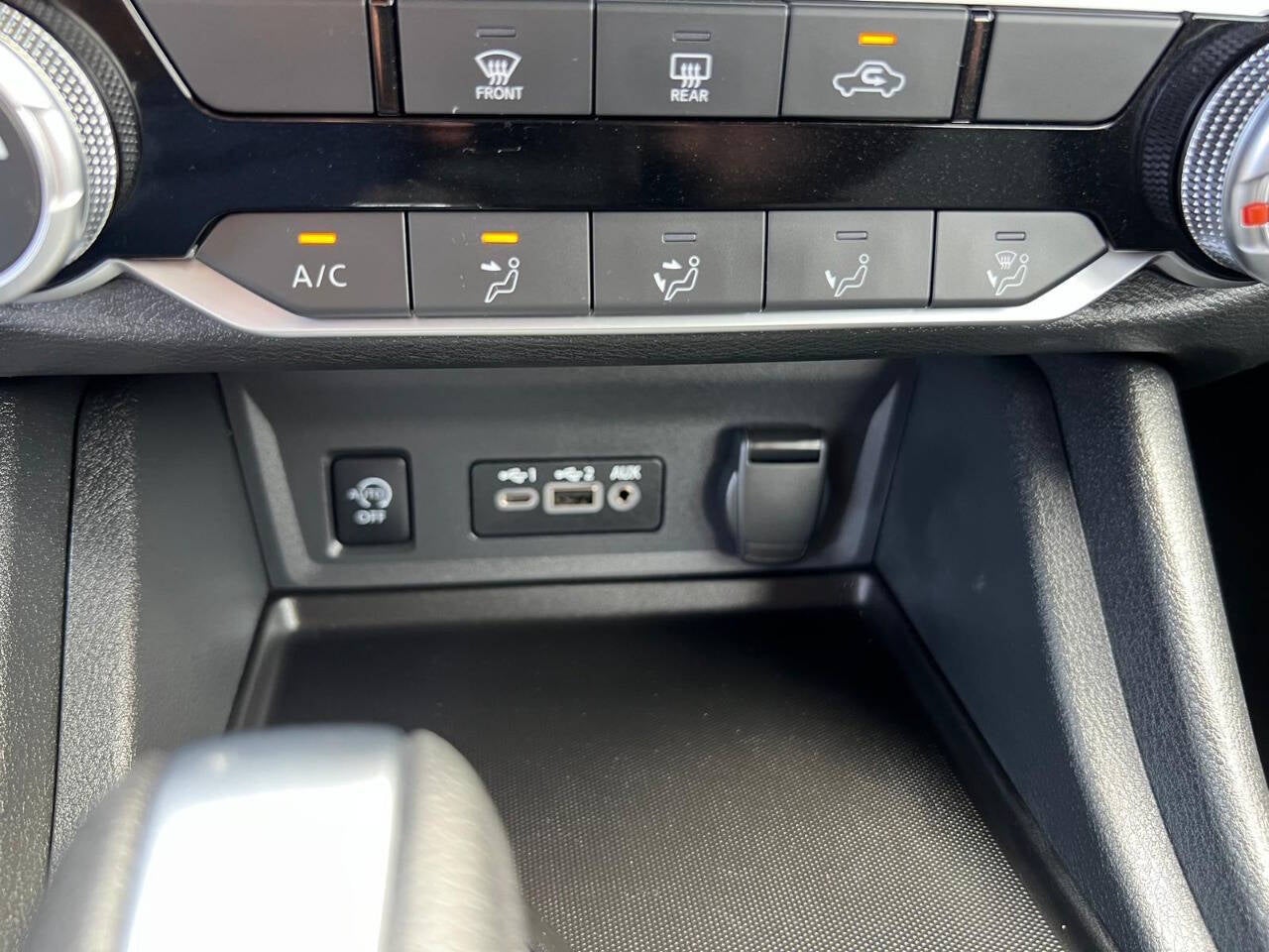 2025 Nissan Sentra SV 4dr Sedan