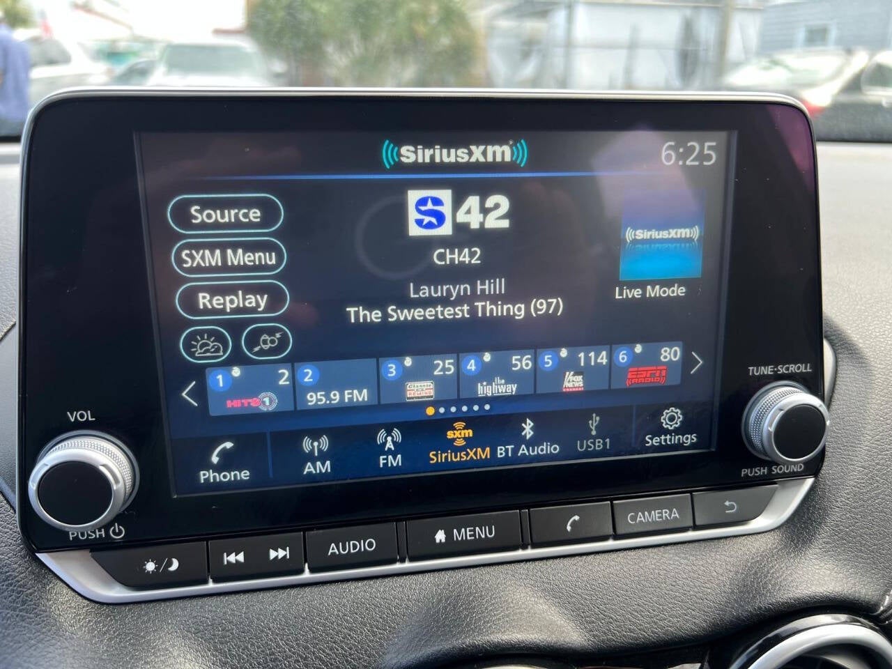 2025 Nissan Sentra SV 4dr Sedan