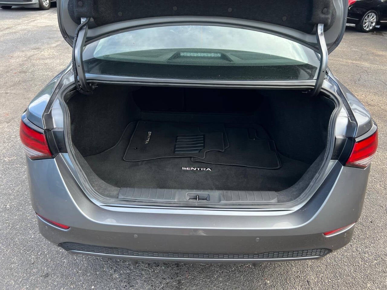 2025 Nissan Sentra SV 4dr Sedan