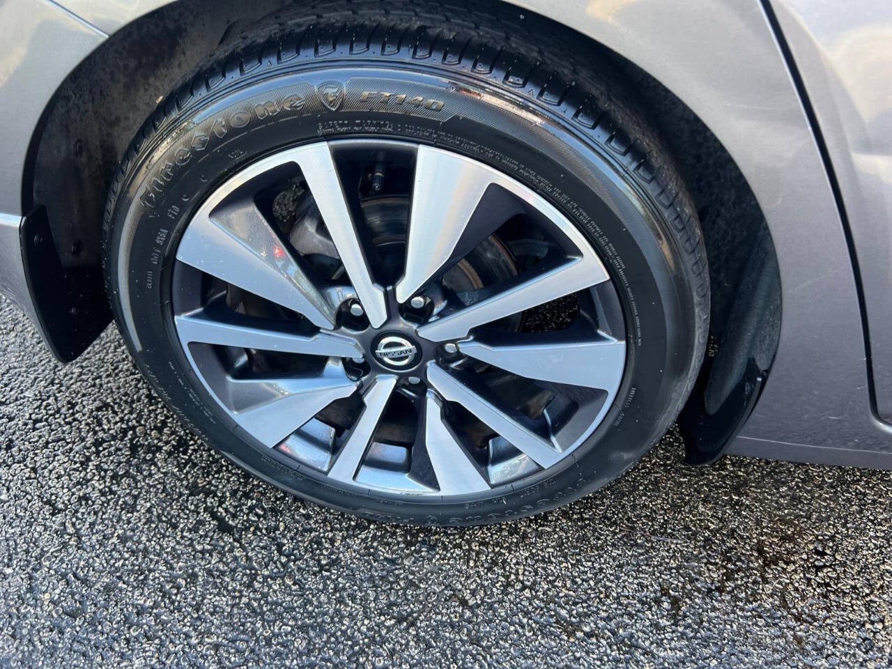 2021 Nissan Sentra SV 4dr Sedan