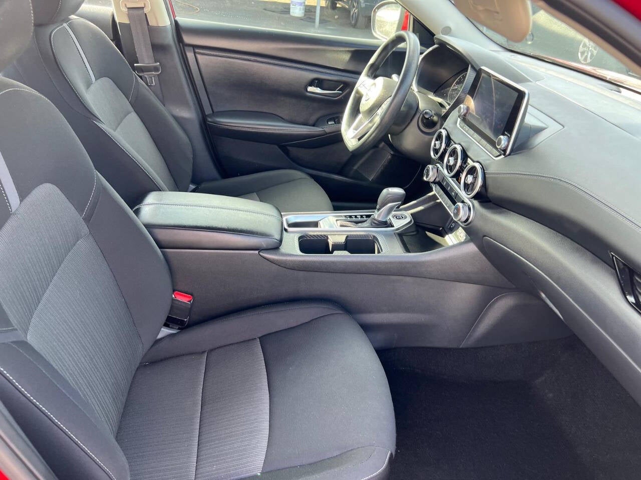 2025 Nissan Sentra SV 4dr Sedan