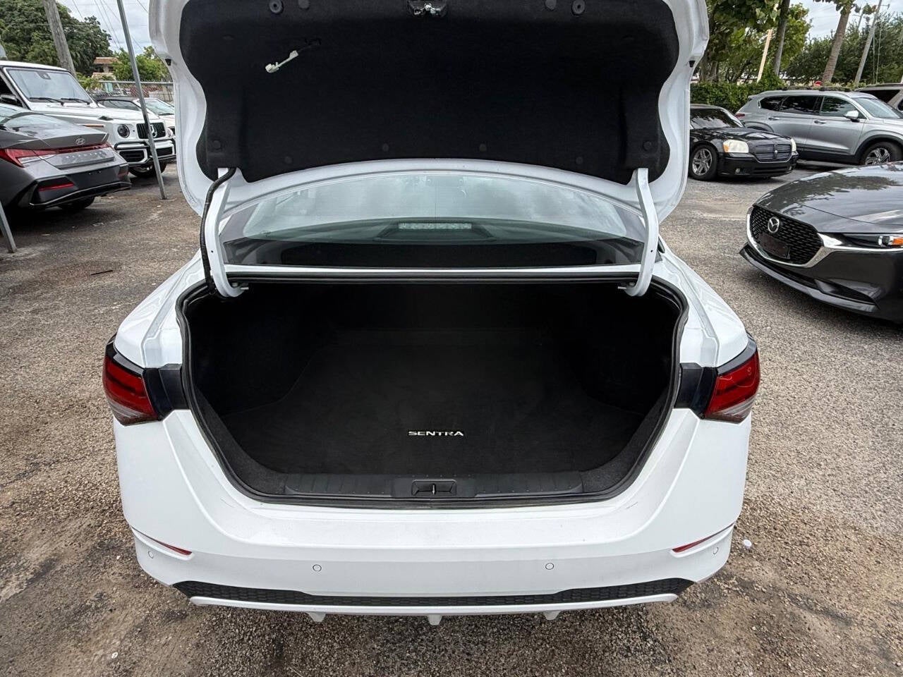 2025 Nissan Sentra SV 4dr Sedan