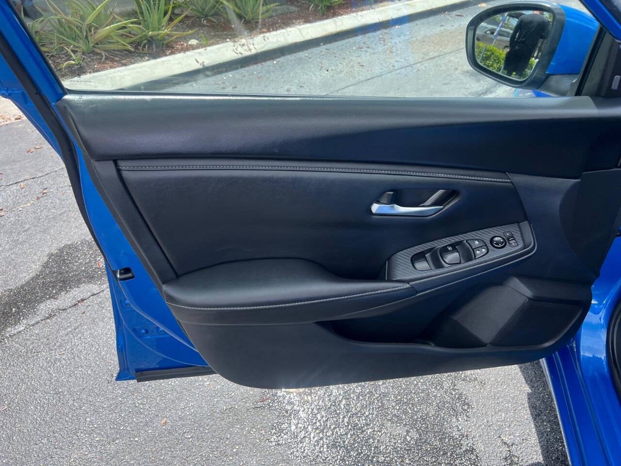 2025 Nissan Sentra SV 4dr Sedan