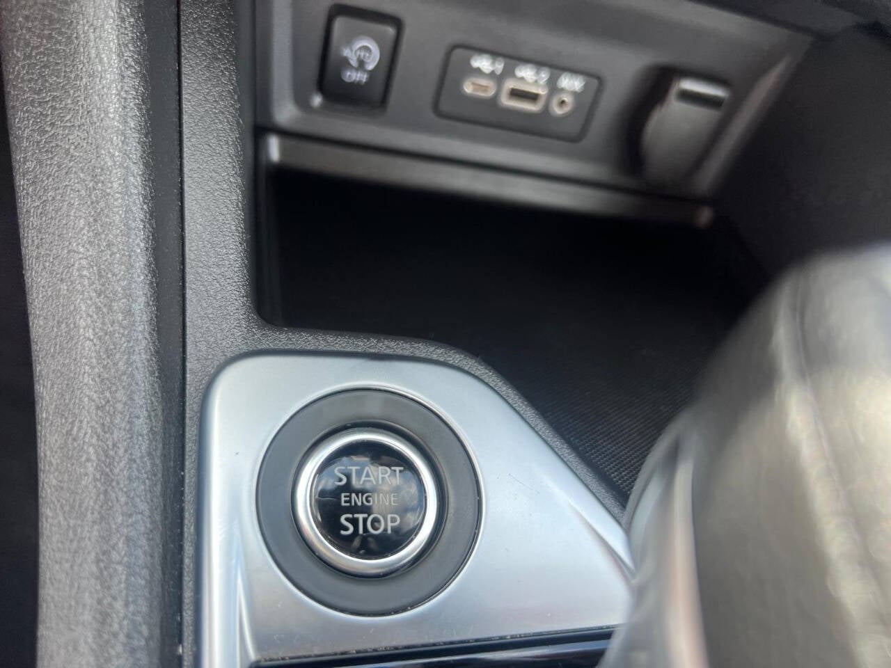 2025 Nissan Sentra SV 4dr Sedan