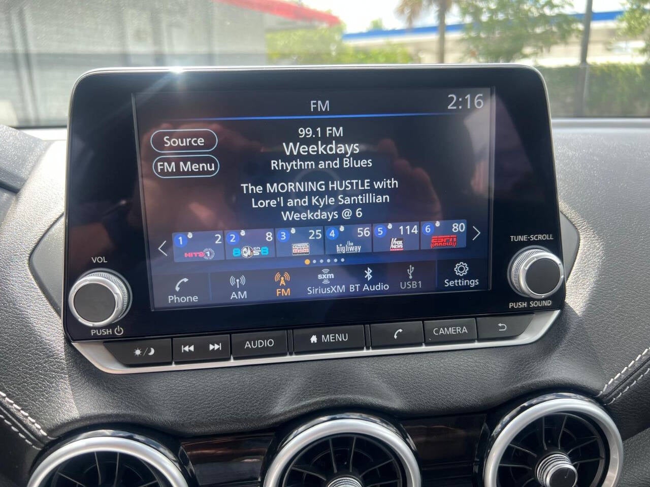 2025 Nissan Sentra SV 4dr Sedan