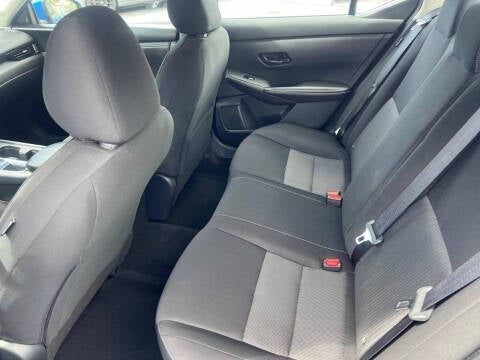 2025 Nissan Sentra SV 4dr Sedan