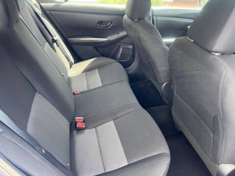 2025 Nissan Sentra SV 4dr Sedan