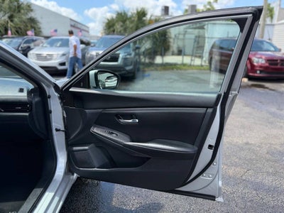 2022 Nissan Sentra SV 4dr Sedan