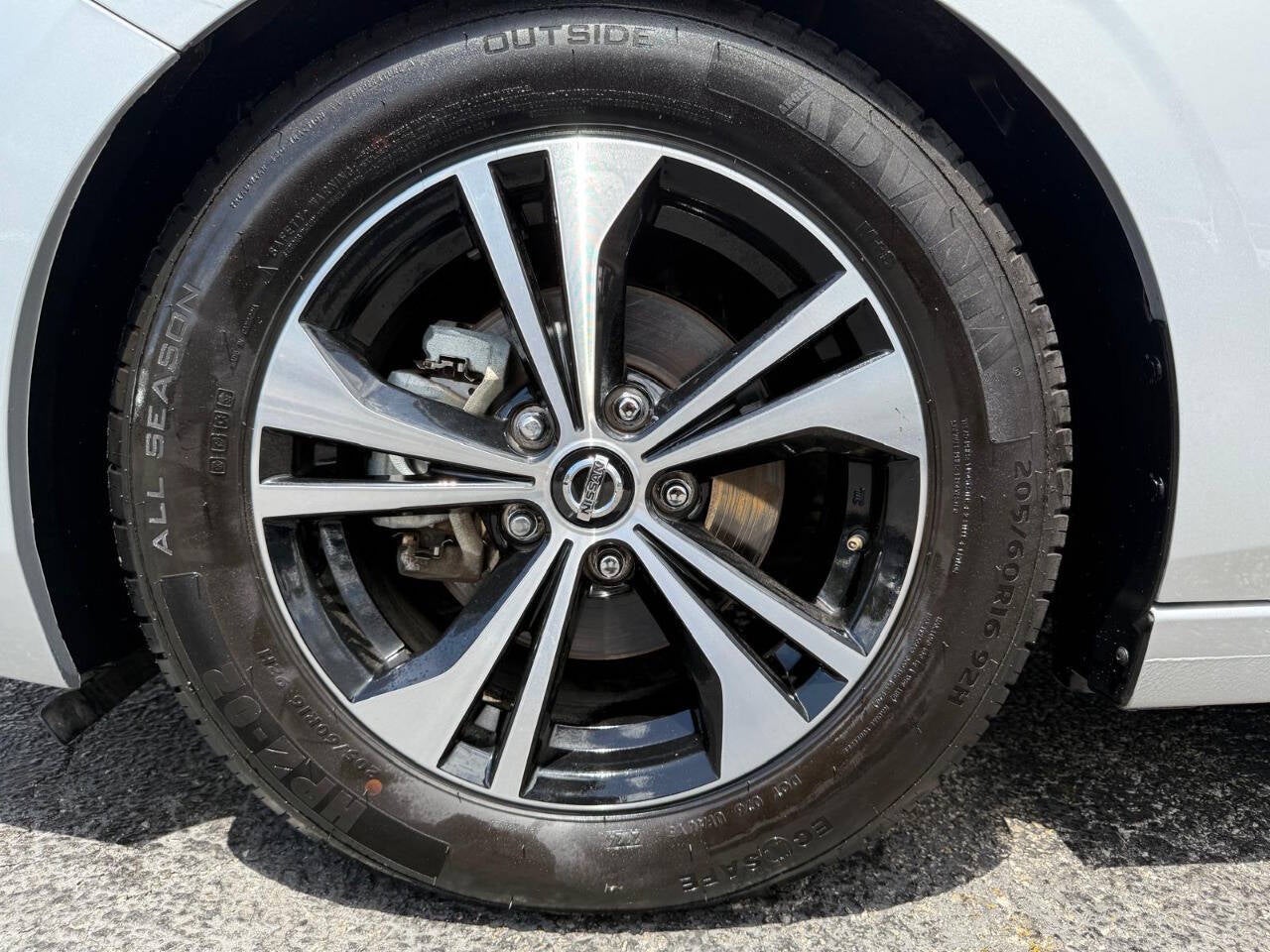 2022 Nissan Sentra SV 4dr Sedan