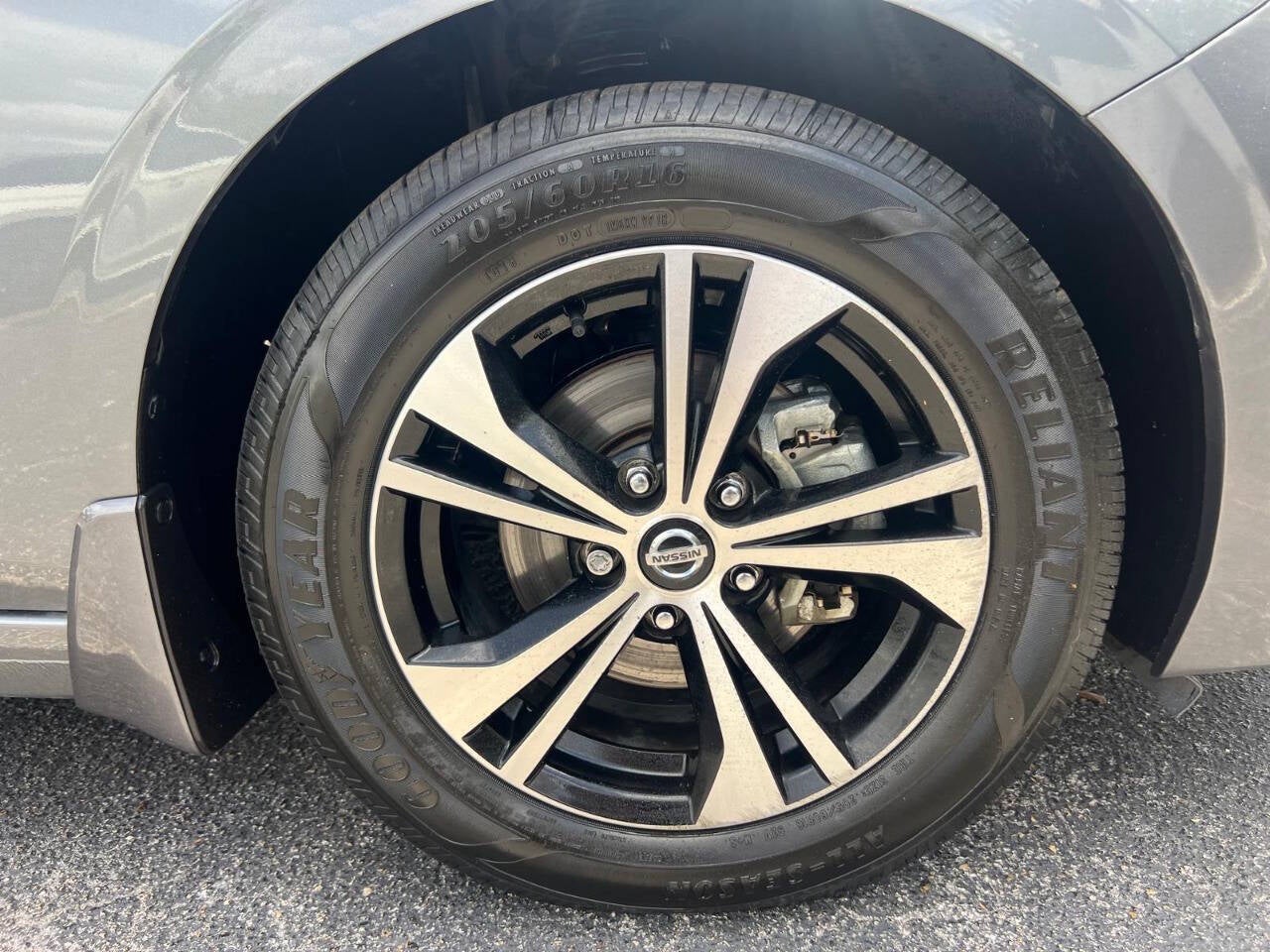 2024 Nissan Sentra SV 4dr Sedan