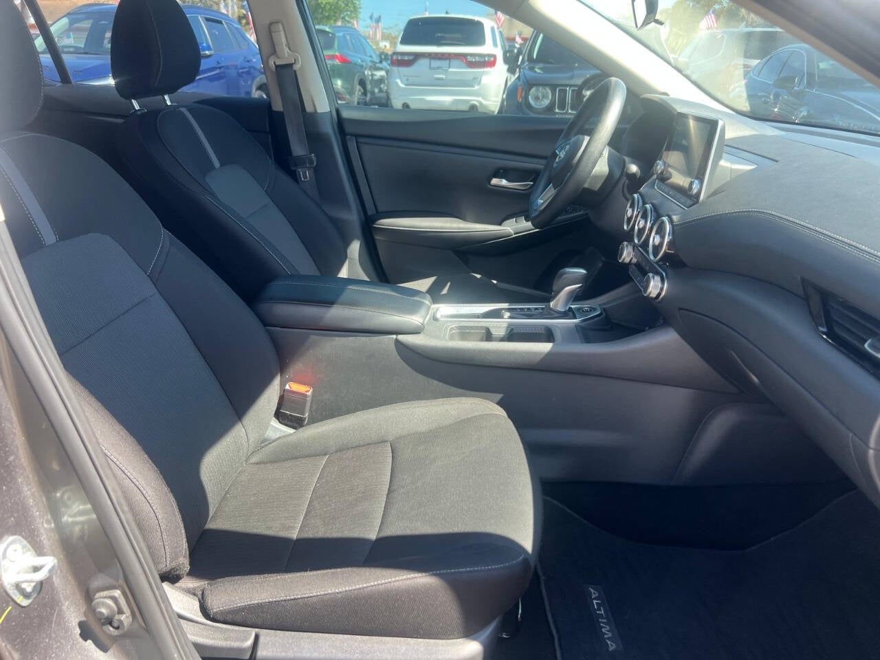 2024 Nissan Sentra SV 4dr Sedan