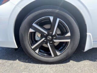 2025 Nissan Sentra SV 4dr Sedan